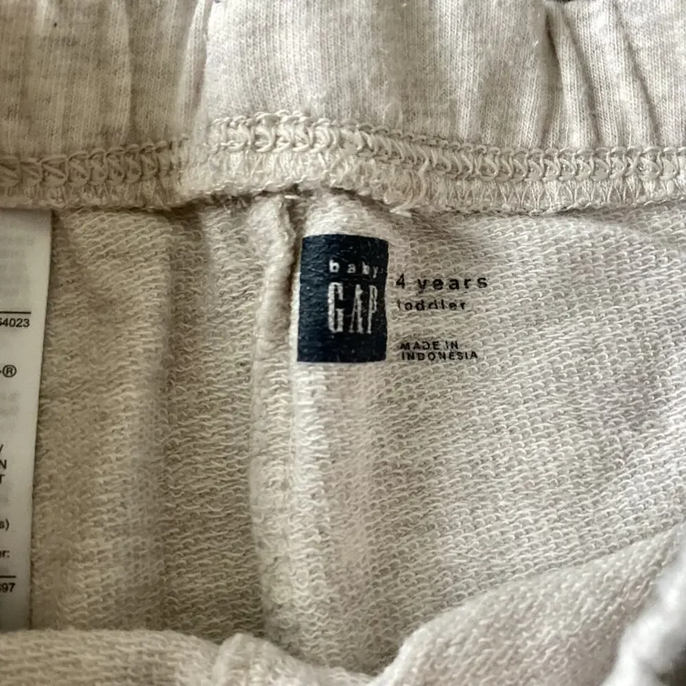 GAP light gray